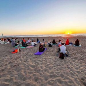 Yoga y picnic en la playa