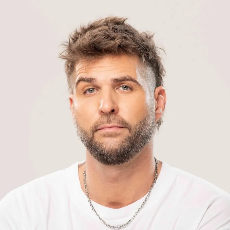 Juampi González se presenta con su standap en Pinamar 2026